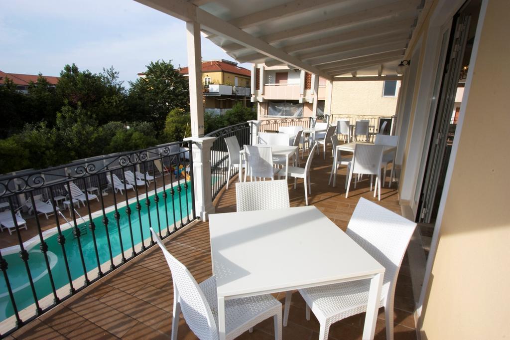 Hotel Mocambo Piscina E Spiaggia San Benedetto del Tronto Exteriér fotografie