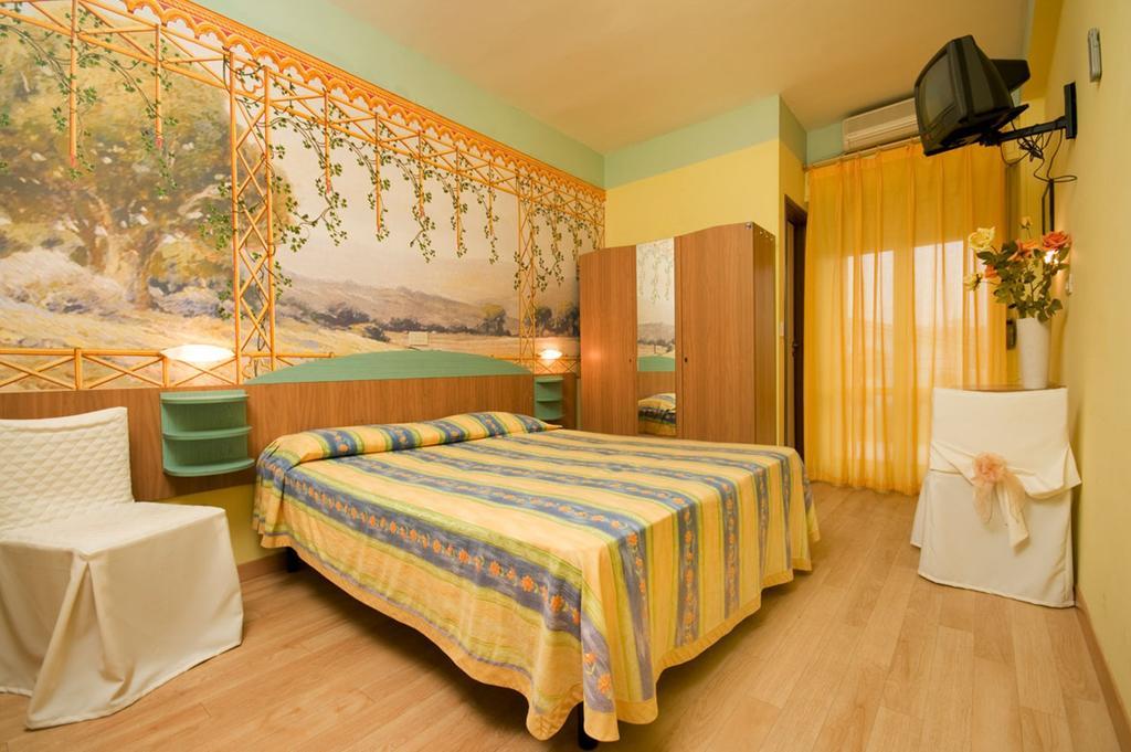 Hotel Mocambo Piscina E Spiaggia San Benedetto del Tronto Pokoj fotografie