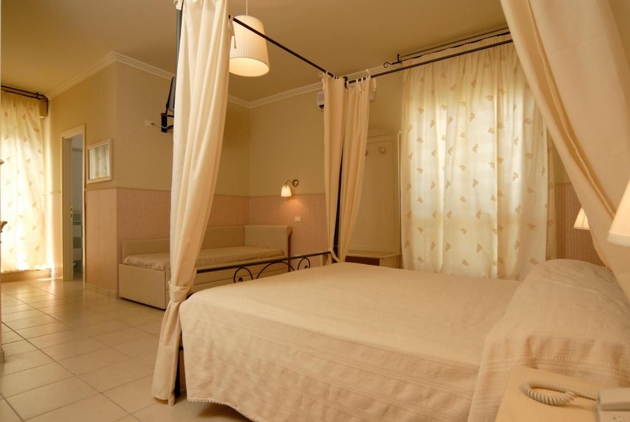 Hotel Mocambo Piscina E Spiaggia San Benedetto del Tronto Exteriér fotografie