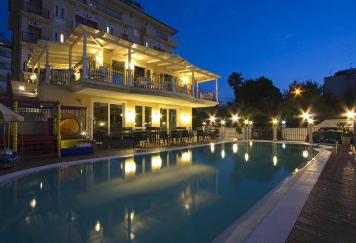 Hotel Mocambo Piscina E Spiaggia San Benedetto del Tronto Exteriér fotografie