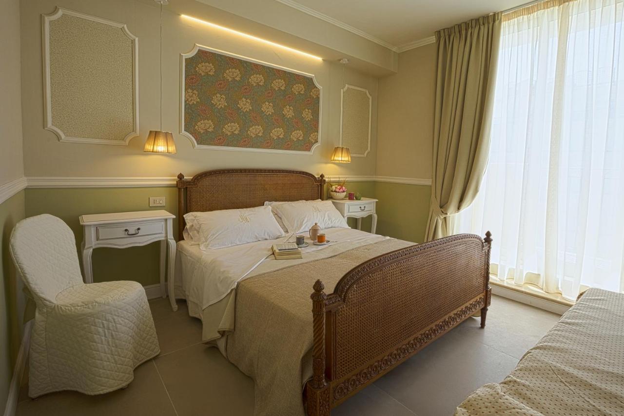 Hotel Mocambo Piscina E Spiaggia San Benedetto del Tronto Exteriér fotografie